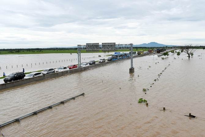 Jalan Tol Trans Jawa Ruas Ngawi-Kertosono Terendam Banjir