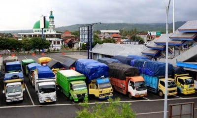 Hari Raya Nyepi, Truk Logistik Antre di Pelabuhan Ketapang