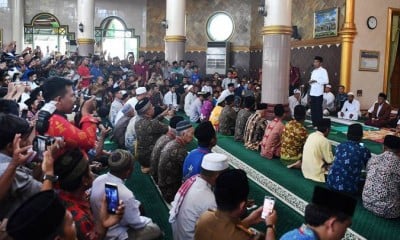 Presiden Jokowi Serahkan Sertifikat Tanah Wakaf di Lampung