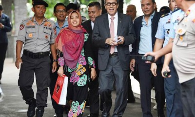 Senyum Siti Aisyah Setelah Bebas dari Tuntutan Hukuman Mati