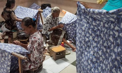 Perajin Solo Produksi Batik dengan Motif Dua Jari
