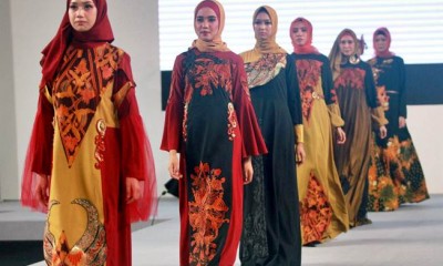 Peragaan Busana Muslim di Indonesia Moslem Fashion Expo 2019