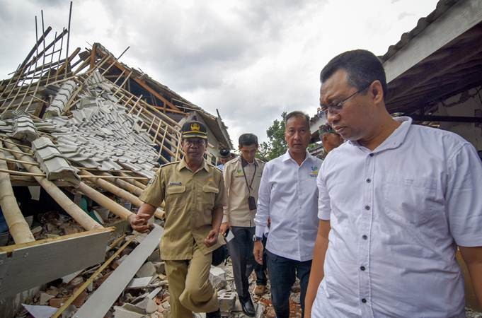 Mensos Agus Gumiwang Kartasasmita Tinjau Lokasi Gempa Lombok Timur