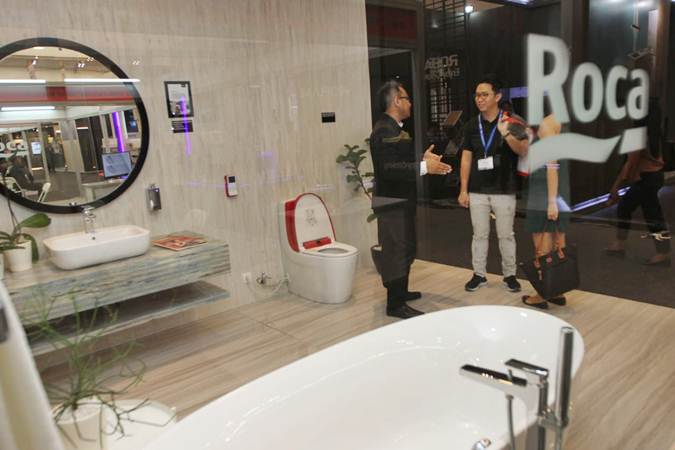Roca Pamerkan Produk Perlengkapan Kamar Mandi