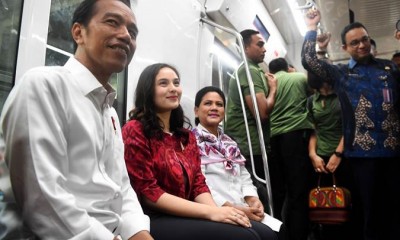 Ketika Chelsea Islan Duduk Bersebelahan dengan Jokowi di Dalam MRT