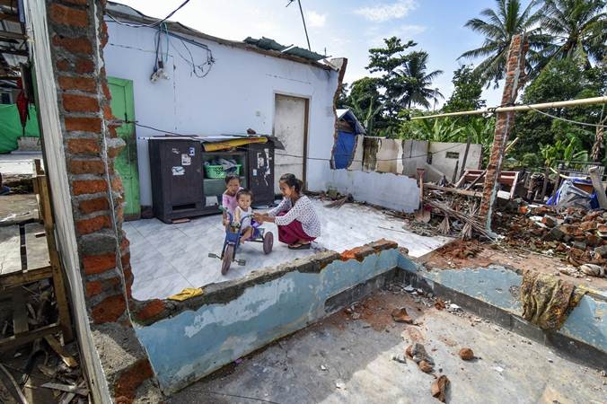 Korban Gempa Lombok Barat Menunggu Bantuan Rumah