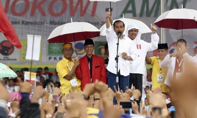 Jokowi dan Jusuf Kalla Kampanye Naik Becak di Makassar
