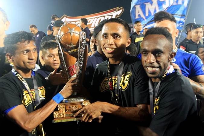 Kalahkan Persebaya 2-0, Arema FC Boyong Piala Presiden 2019