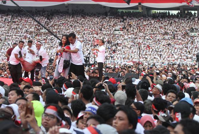 Begini Suasana Stadion GBK Saat Jokowi Hadiri Konser Putih Bersatu