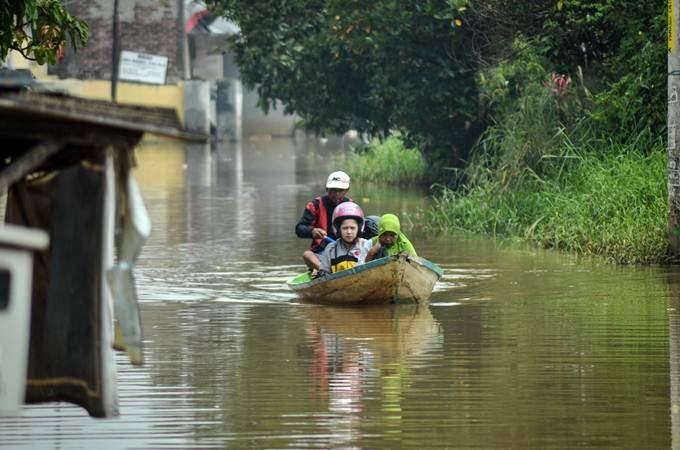 Sudah Dua Pekan Banjir di Kabupaten Bandung Belum Surut