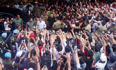 Senyum Jokowi - Ma\'ruf Amin Pascahitung Cepat Pilpres 2019