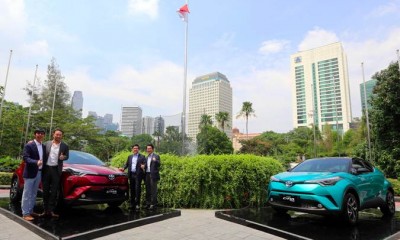 Pebalap Rio Haryanto Hadiri Peluncuran Toyota C-HR Hybrid