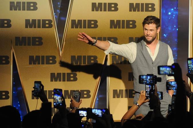 Promosi Film Men in Black, Chris Hemsworth Temui Penggemarnya di Bali