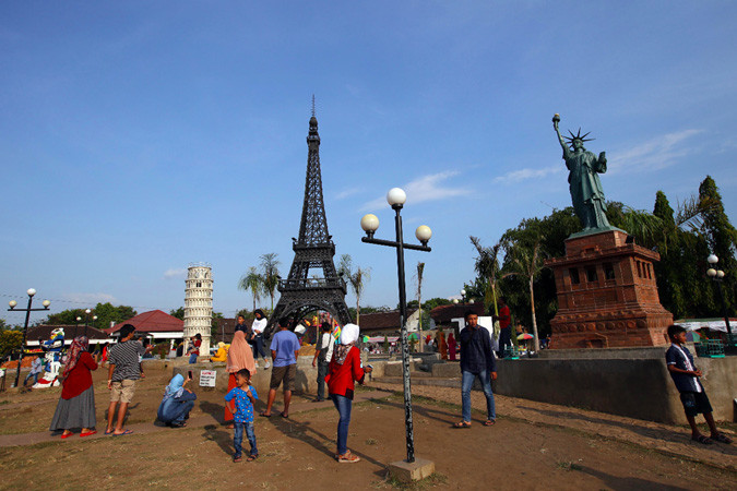 MINIATUR KEAJAIBAN DUNIA DI BOYOLALI
