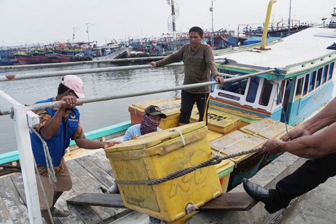 Pelabuhan Muara Angke Masih Sepi Aktivitas Nelayan