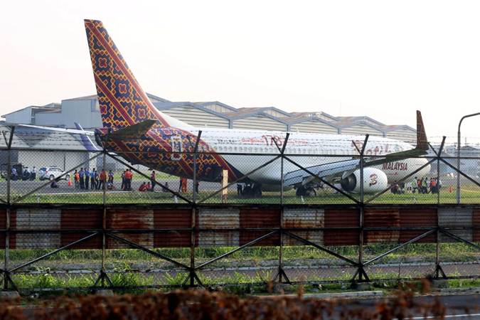 Gagal Lepas Landas, Pesawat Batik Malaysia Tergelincir di Bandara Husein Sastranegara