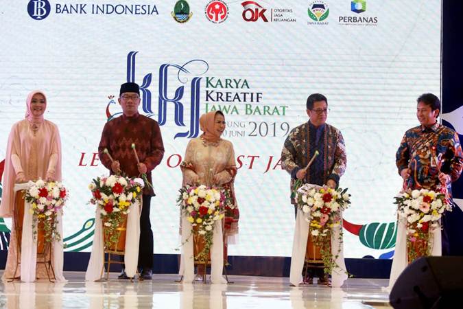 Peragaan Busana Karya Kreatif Jawa Barat 2019