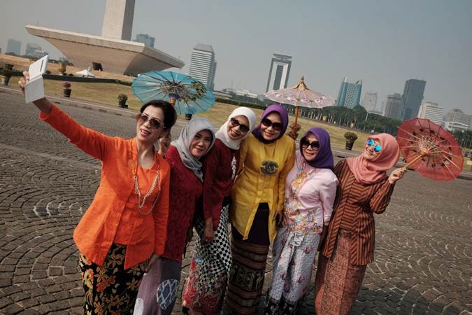 Gerakan #SelasaBerkebaya, Lestarikan Busana Kebaya kepada Generasi Muda