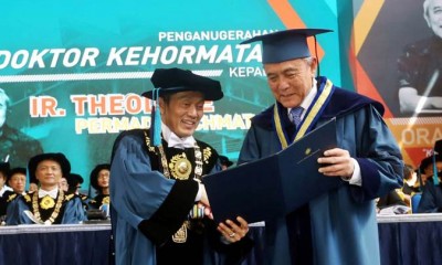 TP Rachmat Menerima Anugerah Doktor Kehormatan dari ITB