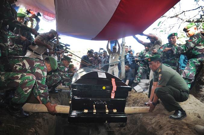 Pemakaman Sutopo Purwo Nugroho Diiringi Doa Anak dan Istrinya