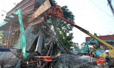 Tiang Penyangga Proyek Jalan Tol Bogor Ambruk