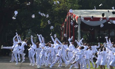 Momen Mengharukan saat Prasetya Perwira TNI-Polri di Istana Merdeka