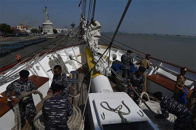 Upacara Pelepasan KRI Bima Suci