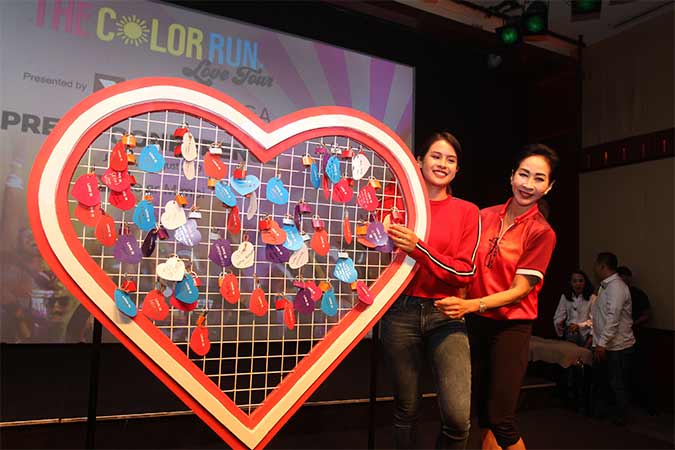 CIMB NIAGA PERSEMBAHKAN THE COLOR RUN 
