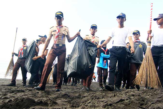 AKSI BERSIH PANTAI 