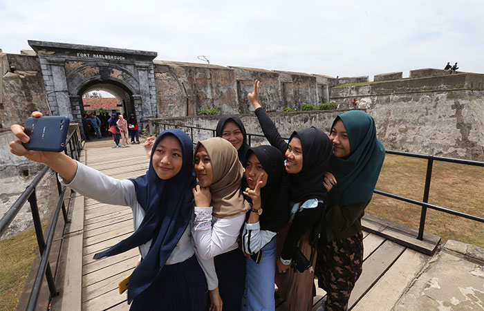 BENTENG MARLBOROUGH PENINGGALAN INGGRIS