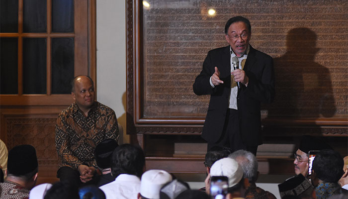 ANWAR IBRAHIM KUNJUNGI KELUARGA HABIBIE