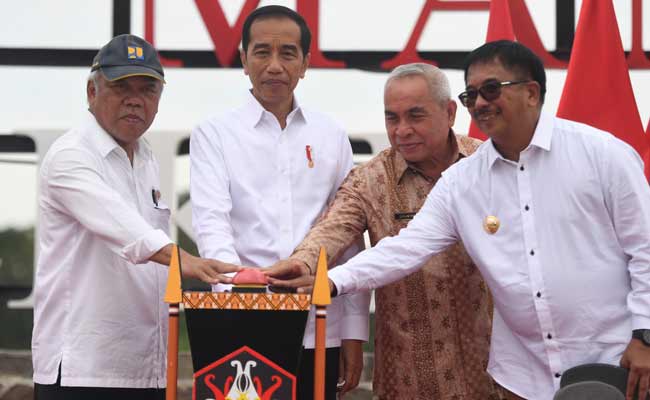 PRESIDEN MERESMIKAN TPA MANGGAR 