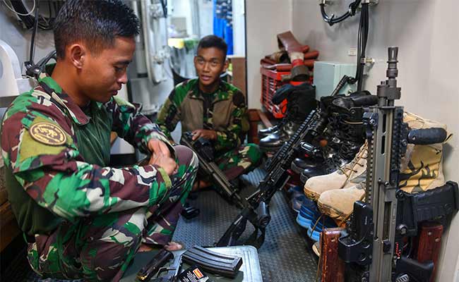 PEMBERSIHAN SENJATA PASUKAN KHUSUS TNI AL