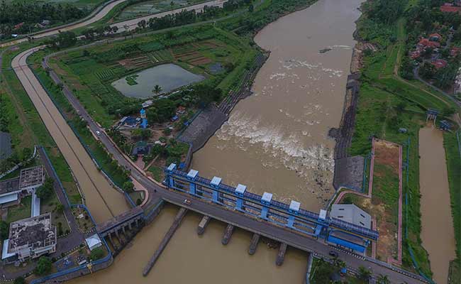 BENDUNGAN MANGANTI PENGENDALI BANJIR 