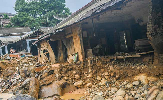 MATERIAL LONGSOR DAN BANJIR BANDANG