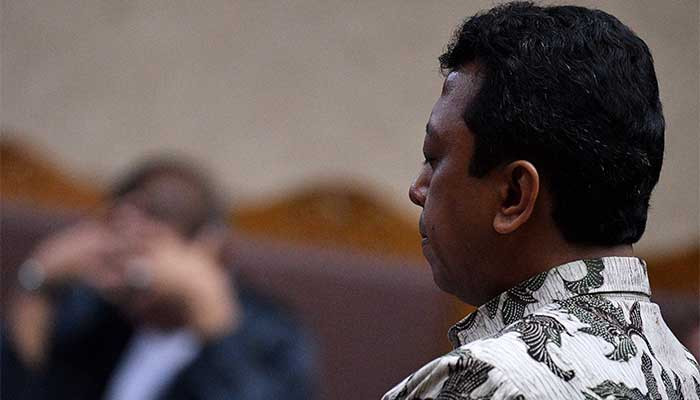 ROMAHURMUZIY DIVONIS DUA TAHUN PENJARA 