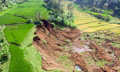 TANAH LONGSOR DI BANDUNG BARAT