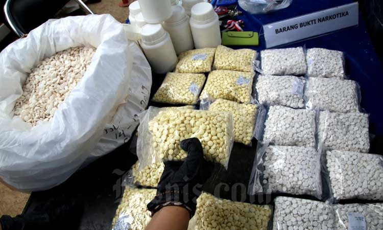 GELAR PERKARA PABRIK NARKOBA DI BANDUNG
