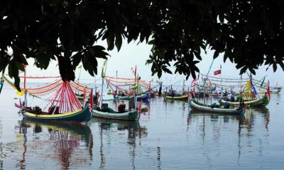 PERAHU HIAS PAMEKASAN