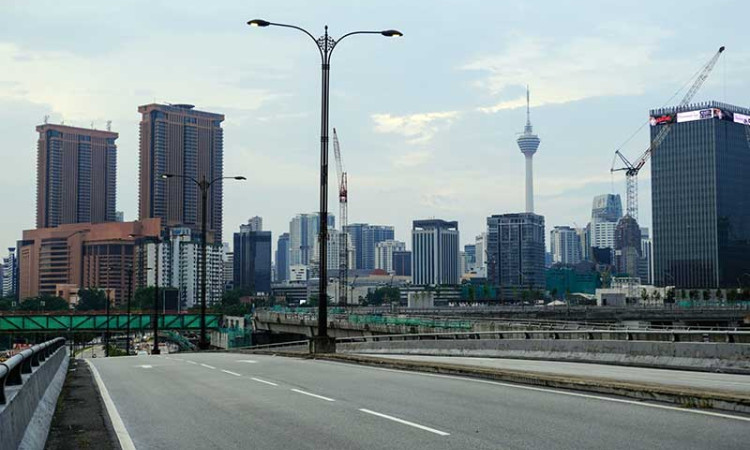 JALANAN DI MALAYSIA MULAI SEPI