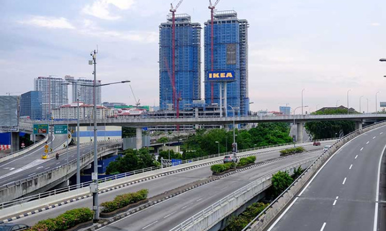 JALANAN DI MALAYSIA MULAI SEPI