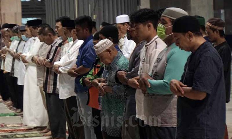 MASJID ISTIQLAL TIADAKAN SHALAT JUMAT