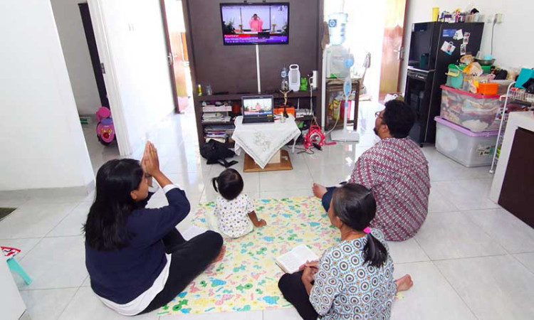 IBADAH MISA MELALUI ONLINE