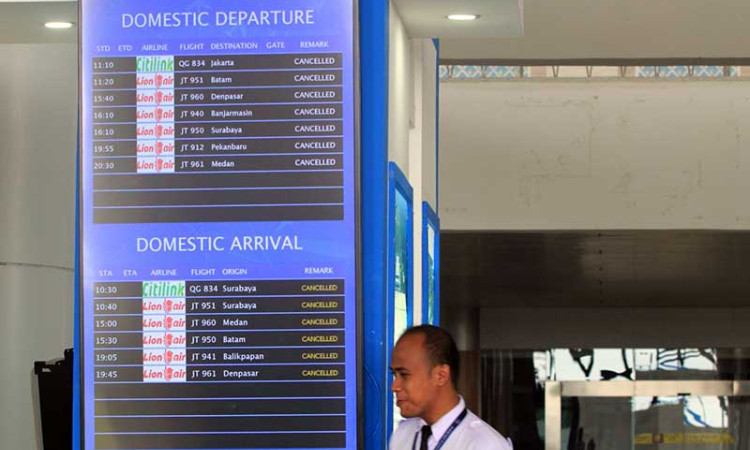 PEMBATALAN PENERBANGAN DI BANDARA KERTAJATI