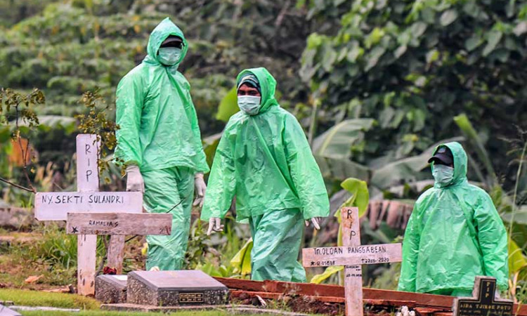 KORBAN MENINGGAL KARENA COVID-19 TERUS BERTAMBAH