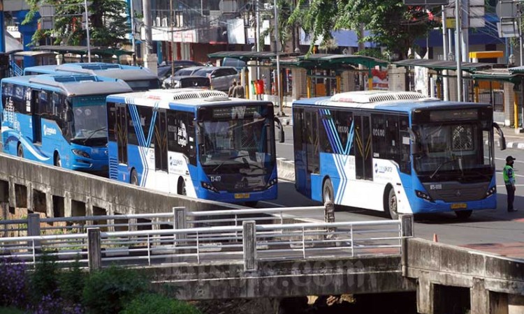 LAYANAN TRANSJAKARTA HANYA DI RUTE KORIDOR