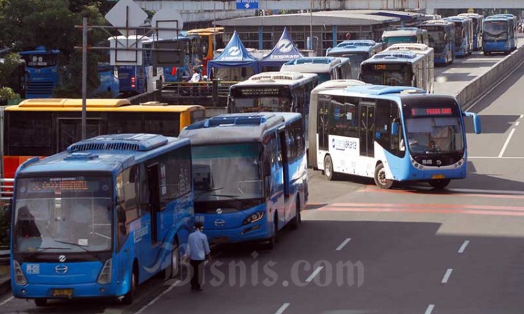 LAYANAN TRANSJAKARTA HANYA DI RUTE KORIDOR