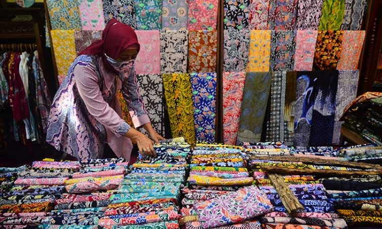 PENJUALAN BATIK MENURUN