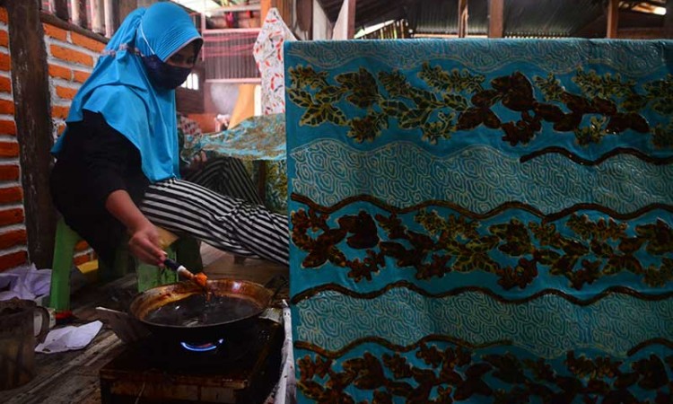 PENJUALAN BATIK MENURUN