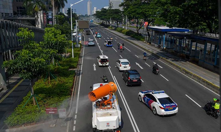 PENYEMPROTAN DISINFEKTAN DI JAKARTA